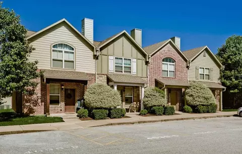 Rochester Cir, Springdale, AR 72764 photo 2