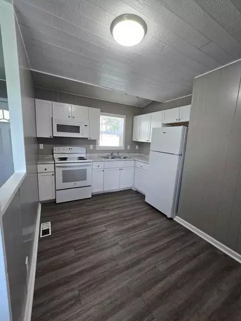 5109 High St, Logansport, IN 46947
