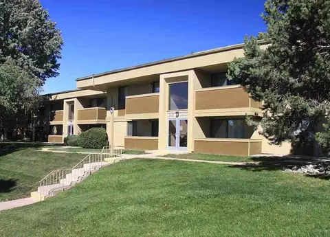 913 N Chelton Rd, Colorado Springs, CO 80909