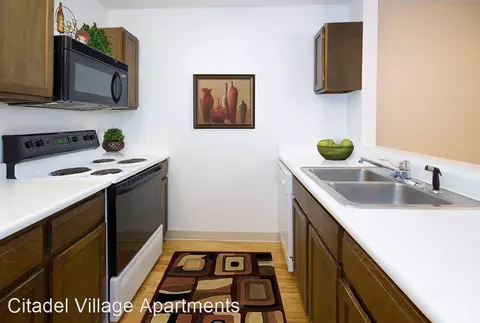 913 N Chelton Rd, Colorado Springs, CO 80909