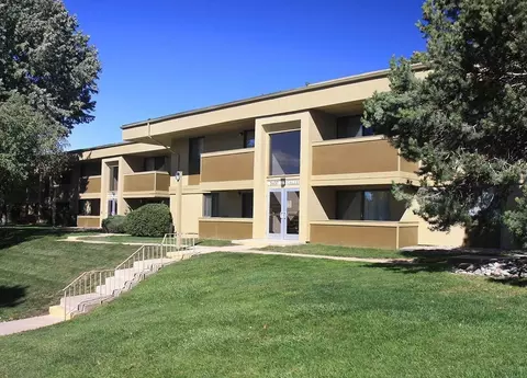 913 N Chelton Rd, Colorado Springs, CO 80909