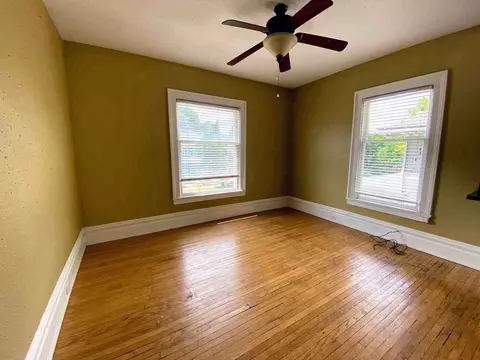 526 Paris Ave SE, Grand Rapids, MI 49503