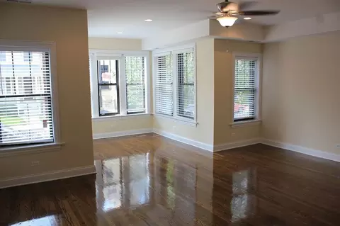3709 N Wilton Ave, Chicago, IL 60613