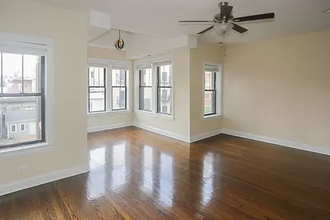 3709 N Wilton Ave, Chicago, IL 60613