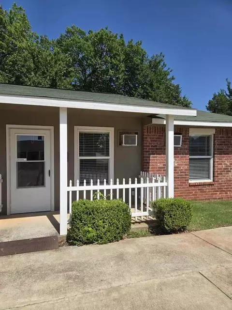 2040 E Memorial Rd, Edmond, OK 73013