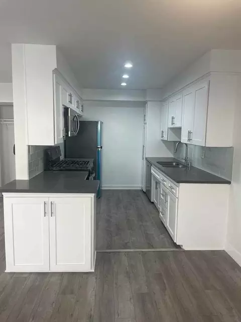 350 N Crescent Dr, Beverly Hills, CA 90210