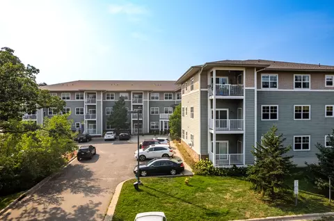 185 Mccarrons Blvd N, Roseville, MN 55113