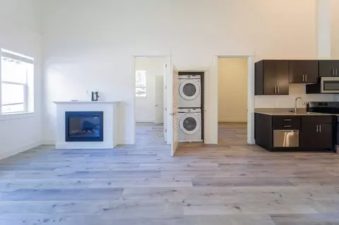 7980 SW Capitol Hill Rd, Portland, OR 97219