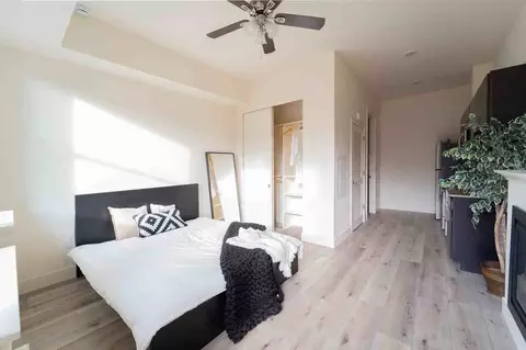 7980 SW Capitol Hill Rd, Portland, OR 97219