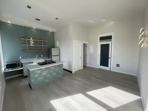 8928 N Lombard St, Portland, OR 97203