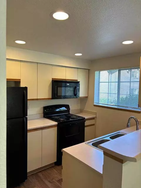 2511 NW Edenbower Blvd, Roseburg, OR 97471