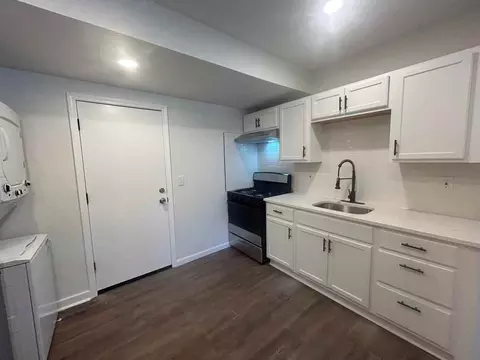 6401 Brookside Rd, Kansas City, MO 64113