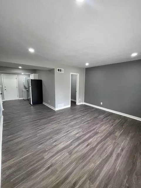 6401 Brookside Rd, Kansas City, MO 64113