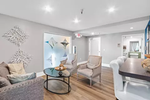 950 4th St, Santa Monica, CA 90403