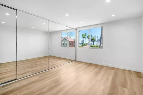 950 4th St, Santa Monica, CA 90403