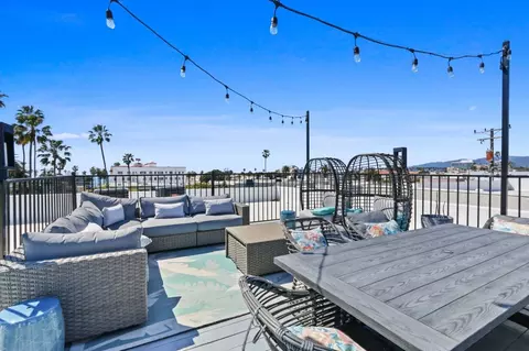 950 4th St, Santa Monica, CA 90403