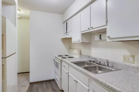 3401 W Alexis Rd, Toledo, OH 43623 photo 4