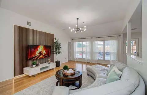 7211 Crescent Mills Dr, Houston, TX 77083