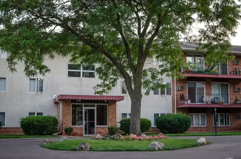 8817 W 35th St, Saint Louis Park, MN 55426
