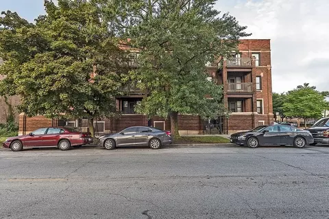 221 E 60th St, Chicago, IL 60637