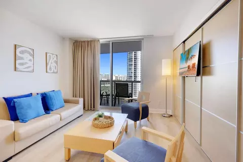 18683 Collins Ave, Sunny Isles Beach, FL 33160