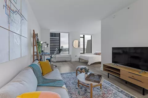 200 E 11th St, New York, NY 10003