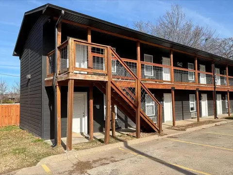 942 W Holly St, Fayetteville, AR 72703