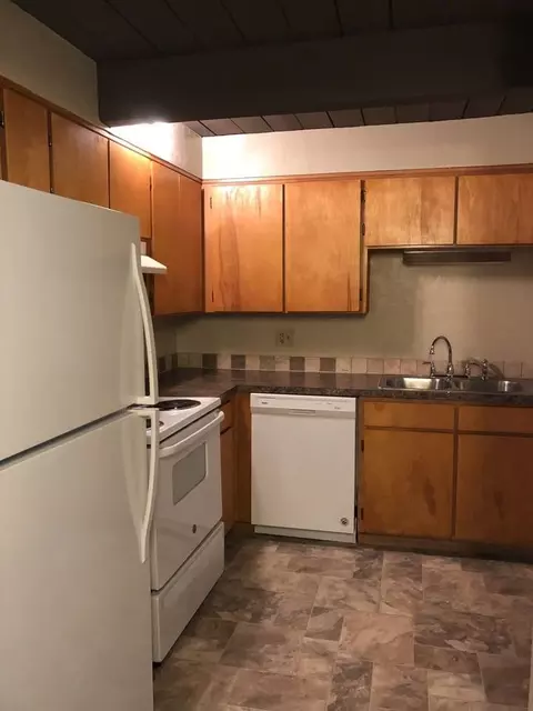 3494 3498 Onyx Pl, Eugene, OR 97405 photo 4