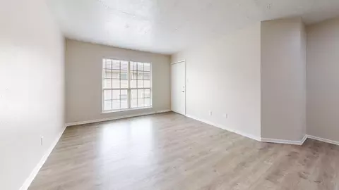 2405 E Park Row Dr, Arlington, TX 76010