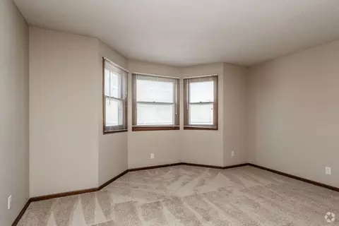 11766 Wakeley Plz, Omaha, NE 68154