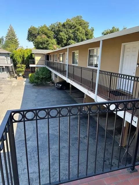 723 Menlo Ave, Menlo Park, CA 94025