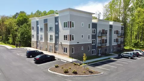 2118 Commonwealth Dr, Charlottesville, VA 22901