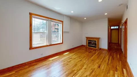 1521 N Bosworth Ave, Chicago, IL 60642