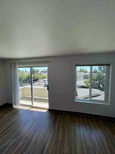 11749 Greenwood Ave N, Seattle, WA 98133