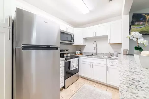 3751 SW 20th Ave, Gainesville, FL 32607