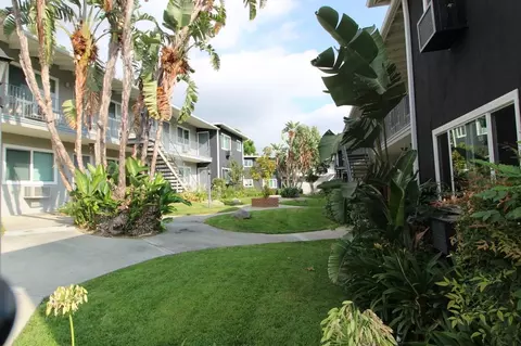 3125 3123 3123-12 3125 Foothill Blvd, La Crescenta-montrose, CA 91214