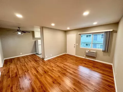3125 3123 3123-12 3125 Foothill Blvd, La Crescenta-montrose, CA 91214