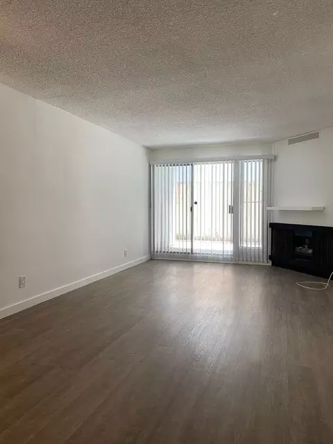 1045 3rd St, Santa Monica, CA 90403