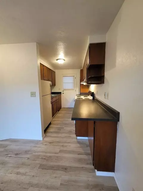 1187 W 8th Ave, Eugene, OR 97402