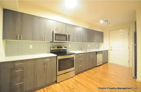 5246 Brooklyn Ave NE, Seattle, WA 98105