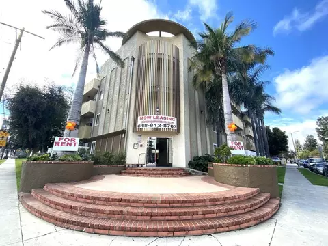 5665 Reseda Blvd, Tarzana, CA 91356