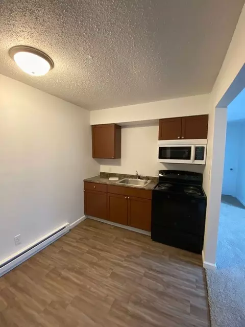1710 Harding St, Tama, IA 52339