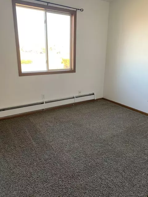 1710 Harding St, Tama, IA 52339