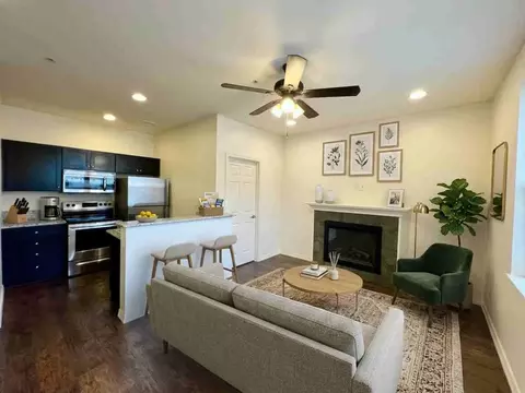 4720 NE Glisan St, Portland, OR 97213