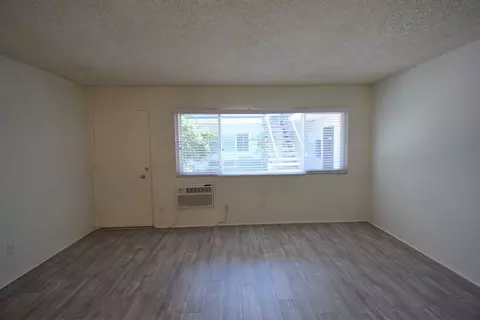 14142 Victory Blvd, Los Angeles, CA 91401