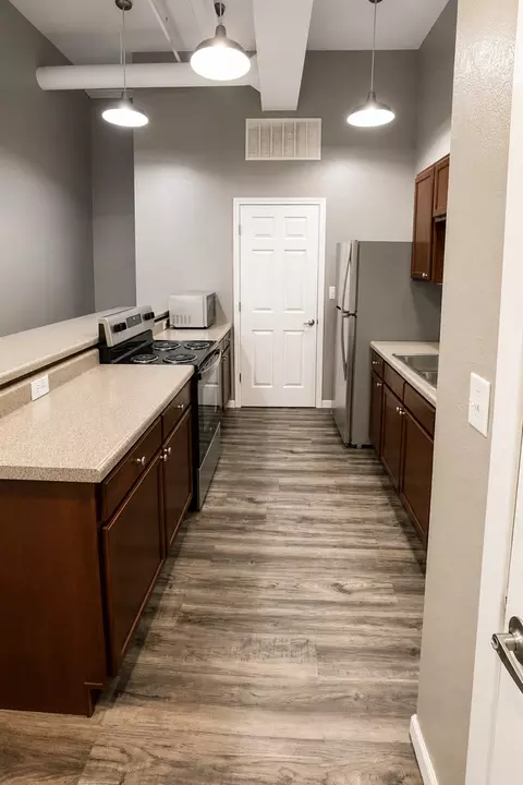 506 S Main St, Ottawa, KS 66067