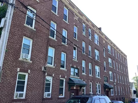427 S Elm St, Holyoke, MA 01040