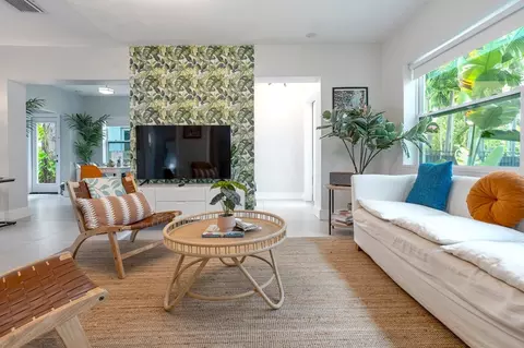 Ne 80th St, Miami, FL 33138