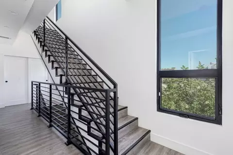 1025 Wilcox Ave, Los Angeles, CA 90038