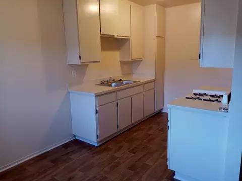 6129 Cahuenga Blvd, Los Angeles, CA 91606 photo 2